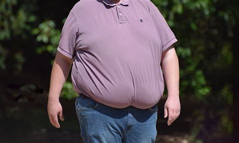 Overweight People Develop Fat In Their Lungs And It Can Make It Harder