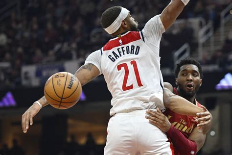 Recap Wizards Fall Badly To Cavaliers Lose 140 101 Bullets Forever