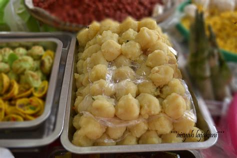 Kuih Tahi Itik Merupakan Sejenis Kuih Tradisional Yang Men Flickr