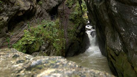 Le Sentier Des Gorges De L Areuse Est Rouvert Canal Alpha