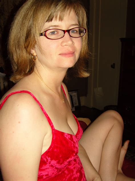 Blonde Mature Swinger Looking For Outdoor Sex Elite Swingers