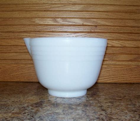 Hamilton Beach Pyrex White Milk Glass Mixing Bowl With Spout Etsy