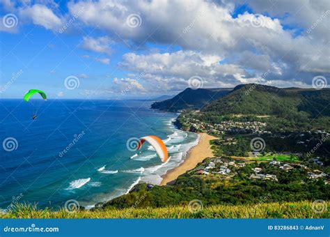 Paragliding - Stanwell Tops / Bald Hill Lookout - Australia Editorial ...