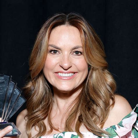 Law Order SVU S Mariska Hargitay Shares Envy Inducing Swimsuit Photo