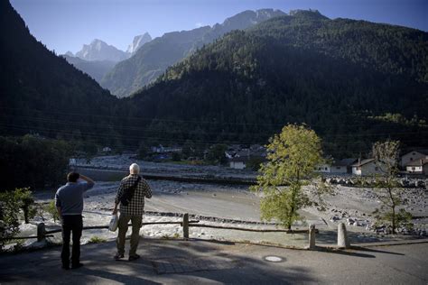 8 Missing After Mudslide Near Switzerland Border With Italy Nation