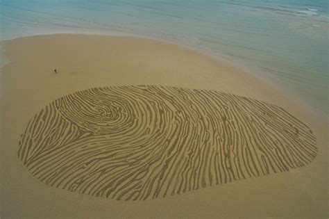 we draw a line in the sand meaning 13