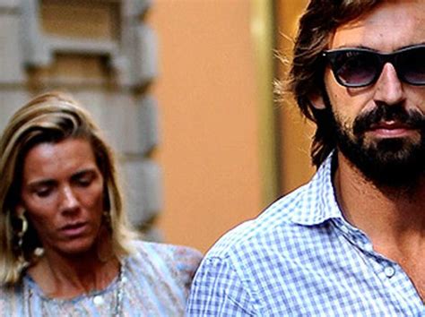 Pirlo Si Separa Dalla Moglie A Lei Andranno 55mila Euro Al Mese