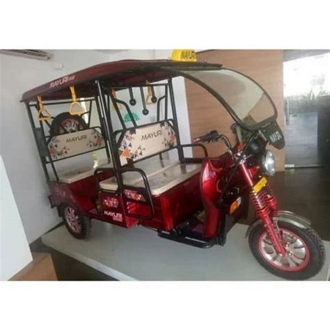 Mayuri Pro Super Plus Red Electric Rickshaw Vehicle Capacity 6 Seater