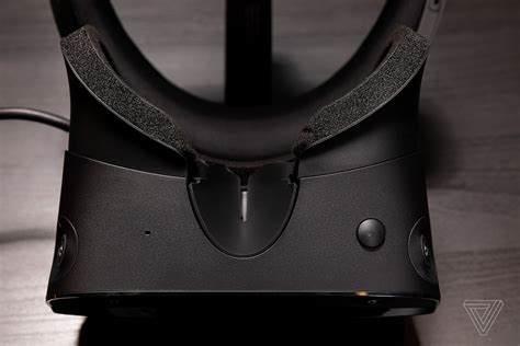 Oculus Rift S Review A Swan Song For First Generation Vr The Verge