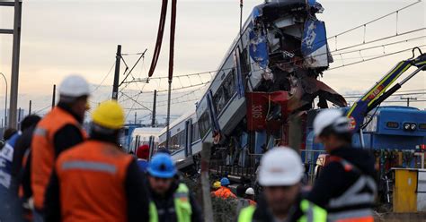 Dictan Medidas Cautelares En Contra De Imputados Por Fatal Choque De Trenes En San Bernardo Chile