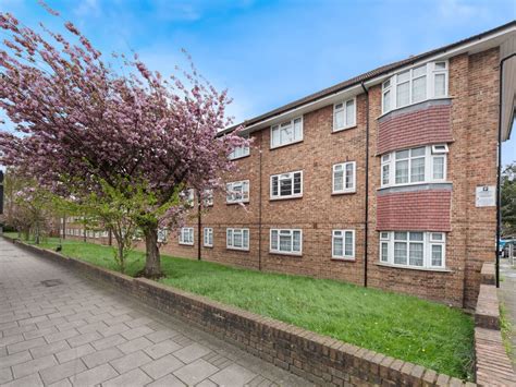 2 Bed Flat For Sale In Kenton Road Kenton Ha3 £325000 Zoopla