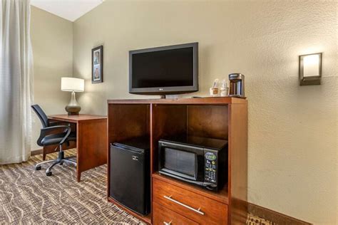 Comfort Inn & Suites Phoenix North / Deer Valley Phoenix | Bookonline.com