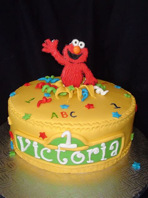 Elmo Sesame Street Cake - CakeCentral.com