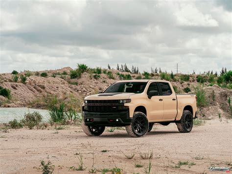 Lifted Chevrolet Silverado 1500 2021 Side