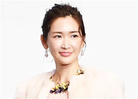 紗栄子 トリーバーチの水着姿に洋服って思ったら可愛すぎる妖精みたい miumiu鞄も 芸能 デイリースポーツ online