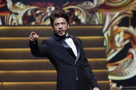 Shah Rukh Khan makes a triumphant return, wins best actor at IIFA ...