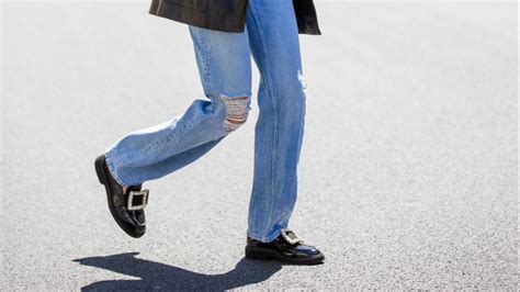 Mocasines Con Faldas Vestidos Y Jeans Las Combinaciones En Tendencia