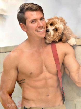 Bild Des Tages Cameron Vom Australian Firefighters Calendar Ggg At