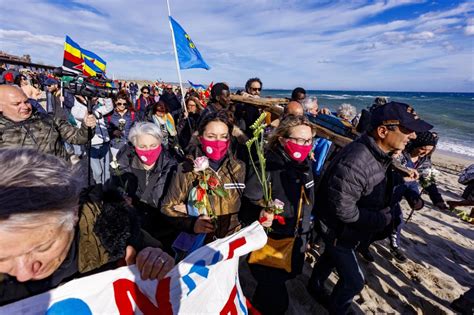 Cutro Corteo Per Ricordare Le Vittime Del Naufragio FOTO