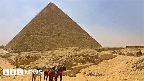 Egypt Investigates Pyramid Nude Photo Shoot Bbc News