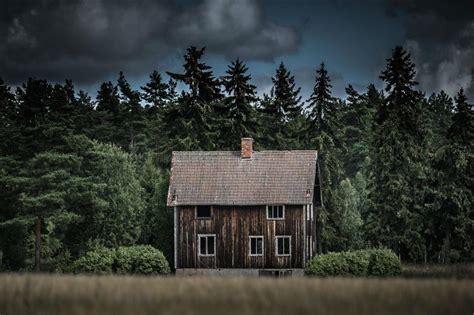 The Worlds Most Spooky Abandoned Houses