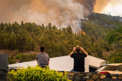 El Incendio De La Palma Sigue Fuera De Control Tras Afectar