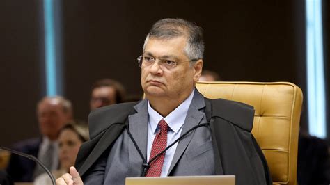 Dino Segue Moraes E Vota Para Condenar 15 Réus Em Primeiro Julgamento