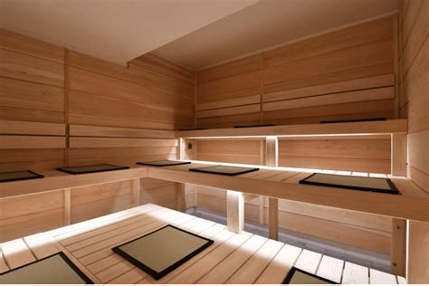 We Visit An Awesome Sauna In Tokyo Thats Ladies Only On Days That End