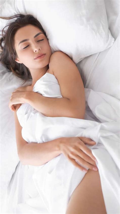 Is Sleeping Naked Good For Health Amazing Benefits