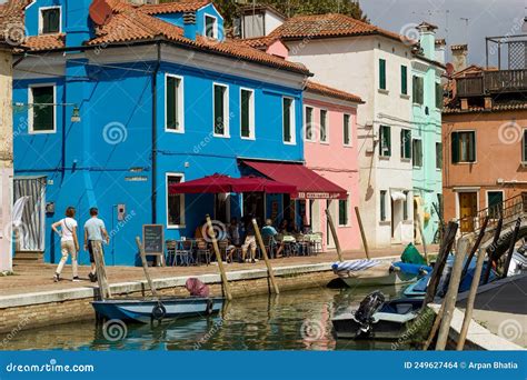 Venice Italia 03 De Septiembre De 2018 Isla De Burano Comedor En El