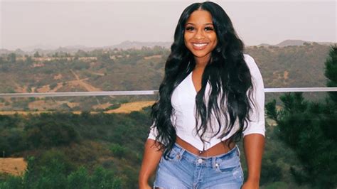 Legs For Days Reginae Carters ‘bawdy Leaves Fans ‘stuck