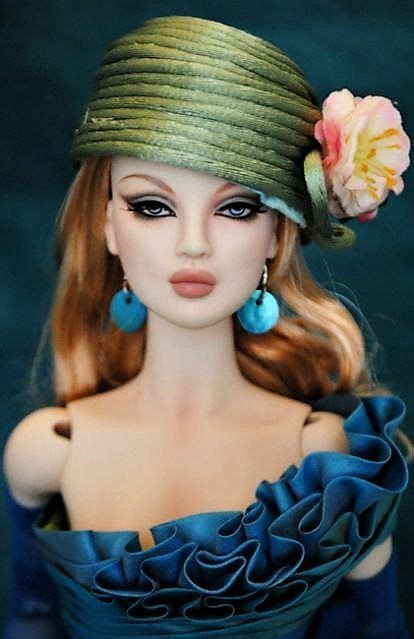 Pin By Zaida Guerrero On Muñecas Barbara Barbie Doll Accessories Fashion Royalty Dolls Diva