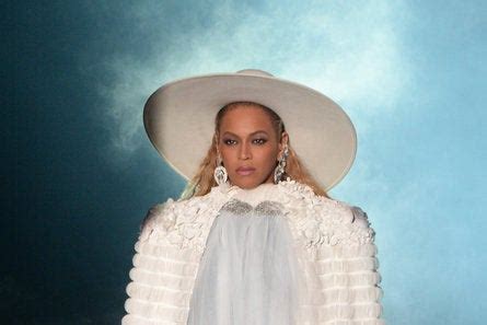 Beyonce's Style Was Relentlessly Epic at the 2016 VMAs - Essence