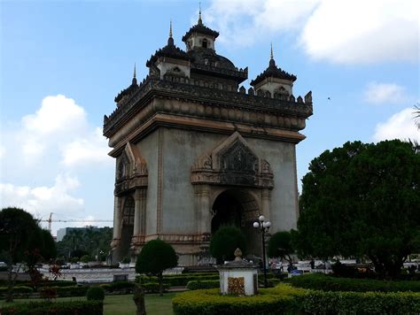 Patuxai Monument, Vientiane | Laos Travel Guide