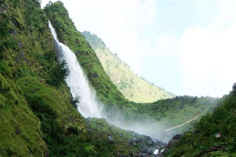 Durga Puja Vacation Travel Munsiyari Hill Station In Uttarakhand