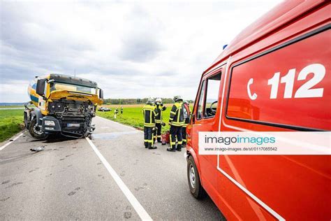 Tödlicher Unfall bei Affalterbach Auto und Lkw kollidieren auf der