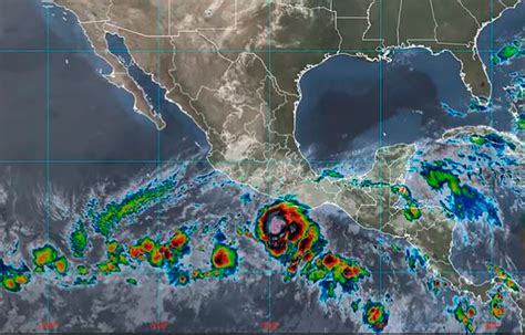 Agatha Se Intensifica A Huracán Categoría 1 Y Amenaza Las Costas