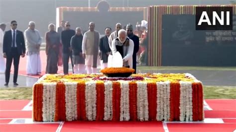 Atal Bihari Vajpayee Birthday PM Modi Pays Floral Tribute At Sadaiv