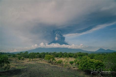 Erupcja Wulkanu Agung Na Bali Zdj Cia Polskiego Fotografa