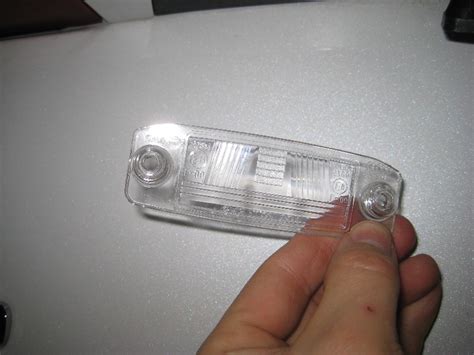 Kia Sorento License Plate Light Bulbs Replacement Guide 008