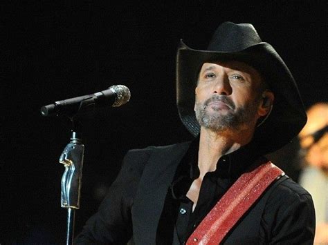 Country Star Tim McGraw Collapses On Stage During Performance