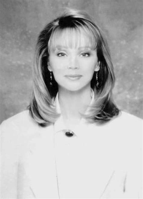 Download Hollywood Celebrity Shelley Long Vintage Photoshoot Wallpaper