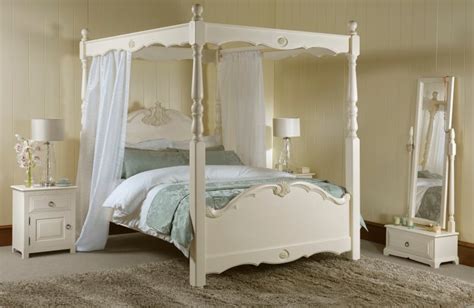 How Does A Four Poster Bed Improve The Look And Feel Of Your Bedroom