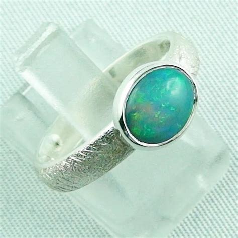 Opalring Aus Silber Mit Welo Opal 0 93 Ct Damenring