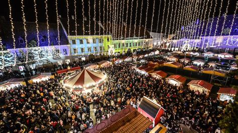 Magia sărbătorilor de iarnă a început la Sibiu Imagini spectaculoase