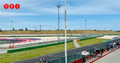 Misano Tragedia Sul Circuito Dedicato A Marco Simoncelli Morto Il