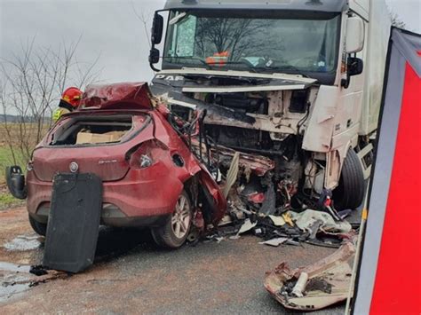 Tragiczny Wypadek Na Dk Nie Yje Jedna Osoba Manewr Wyprzedzania