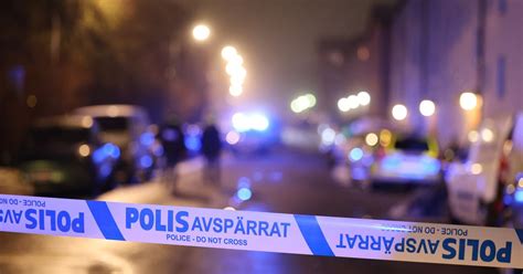 Ytterligare En 15 åring Häktad Efter Skjutning I Gubbängen Svt Nyheter