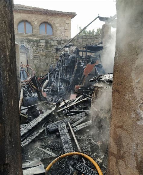 Un Incendi Calcina Una Casa Deshabitada A La Segarra LleidaDiari Cat