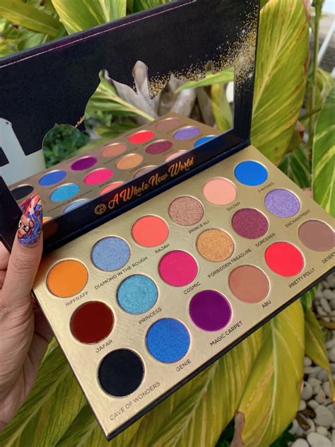 This Aladdin Themed Eyeshadow Palette Is Shining Shimmering Splendid